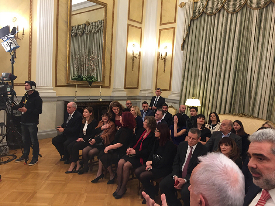 Ορκίστηκαν οι νέοι υπουργοί της κυβέρνησης – Θρησκευτικό όρκο έδωσαν Μωραΐτης και Τόλκας