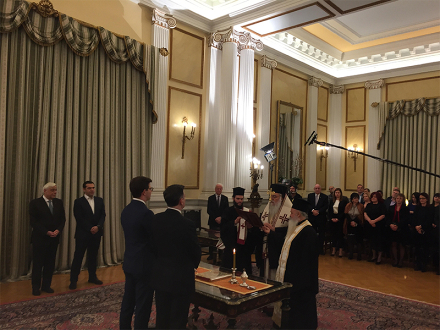 Ορκίστηκαν οι νέοι υπουργοί της κυβέρνησης – Θρησκευτικό όρκο έδωσαν Μωραΐτης και Τόλκας