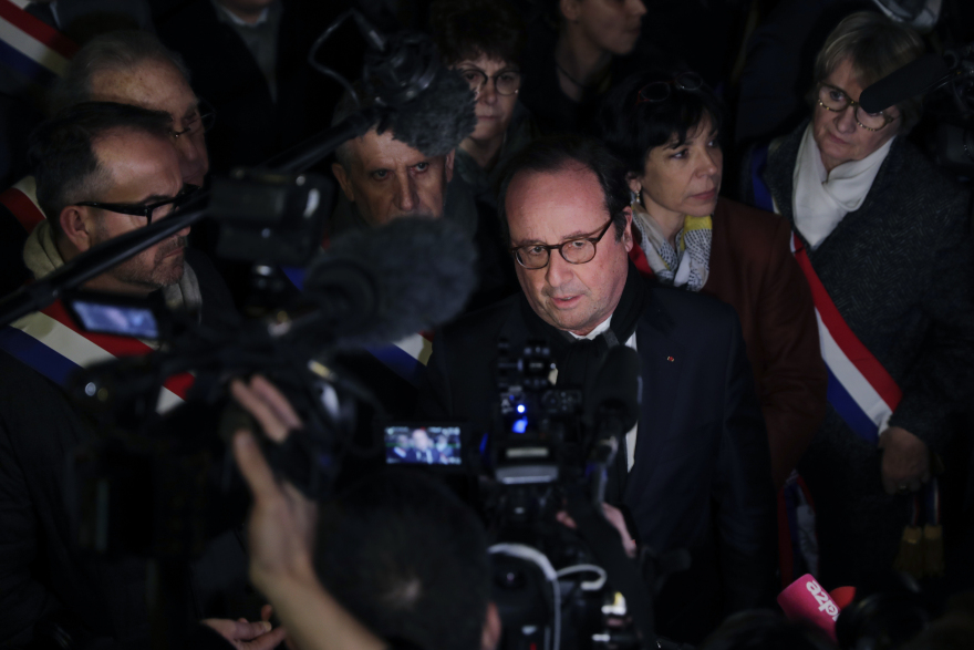 Παρίσι: Ολάντ και Σαρκοζί διαδήλωσαν κατά του αντισημιτισμού