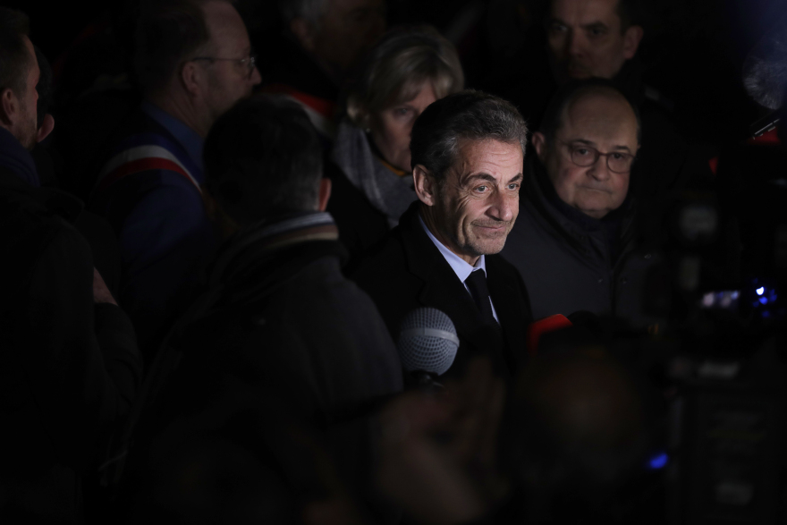 Παρίσι: Ολάντ και Σαρκοζί διαδήλωσαν κατά του αντισημιτισμού