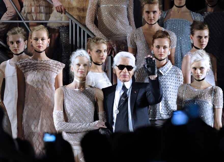 Πέθανε ο Καρλ Λάγκερφελντ σε ηλικία 86 ετών