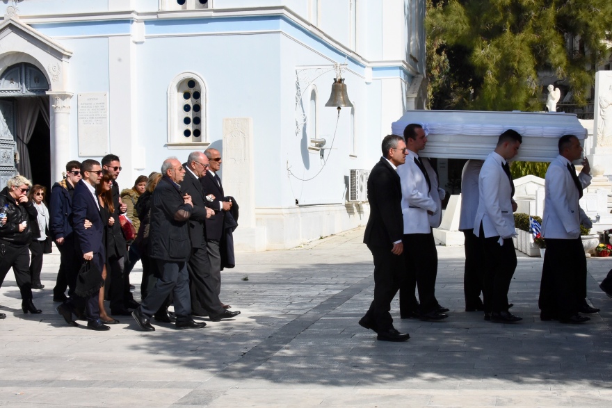 Θλίψη στην κηδεία της Νίκης Λειβαδάρη