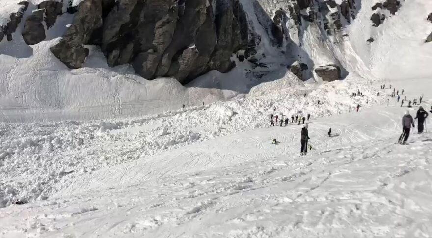 Ελβετία: Χιονοστιβάδα «έθαψε» σκιέρ στο χιονοδρομικό κέντρο Κραν Μοντανά