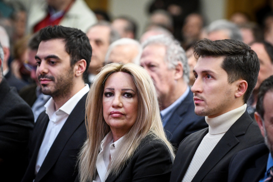 Γεννηματά: Η παρέα του Μαξίμου προσπαθεί να διασωθεί με μεθόδους Μαδούρο