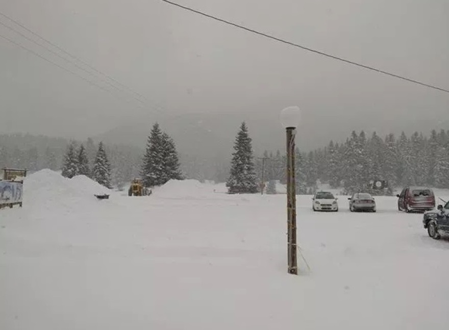 Τρίκαλα: Στο 1 μέτρο το χιόνι στο Περτούλι