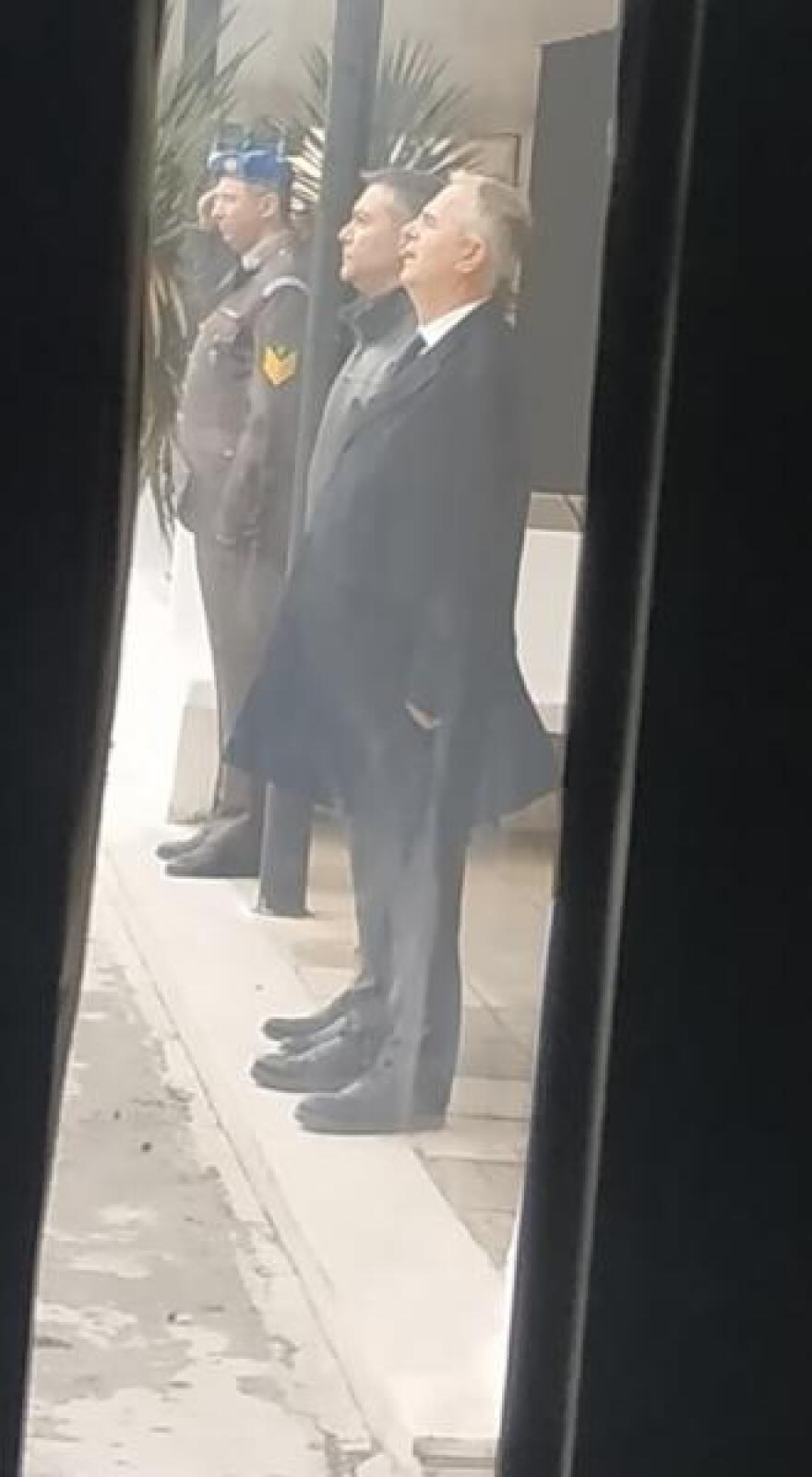 Συγκίνηση στην παρέλαση της Προεδρικής Φρουράς: Τίμησαν τη μνήμη του Σπύρου Θωμά 