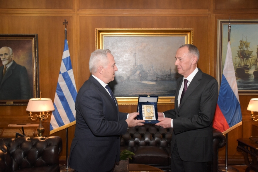 Συνάντηση Αποστολάκη με τον Ρώσο πρέσβη