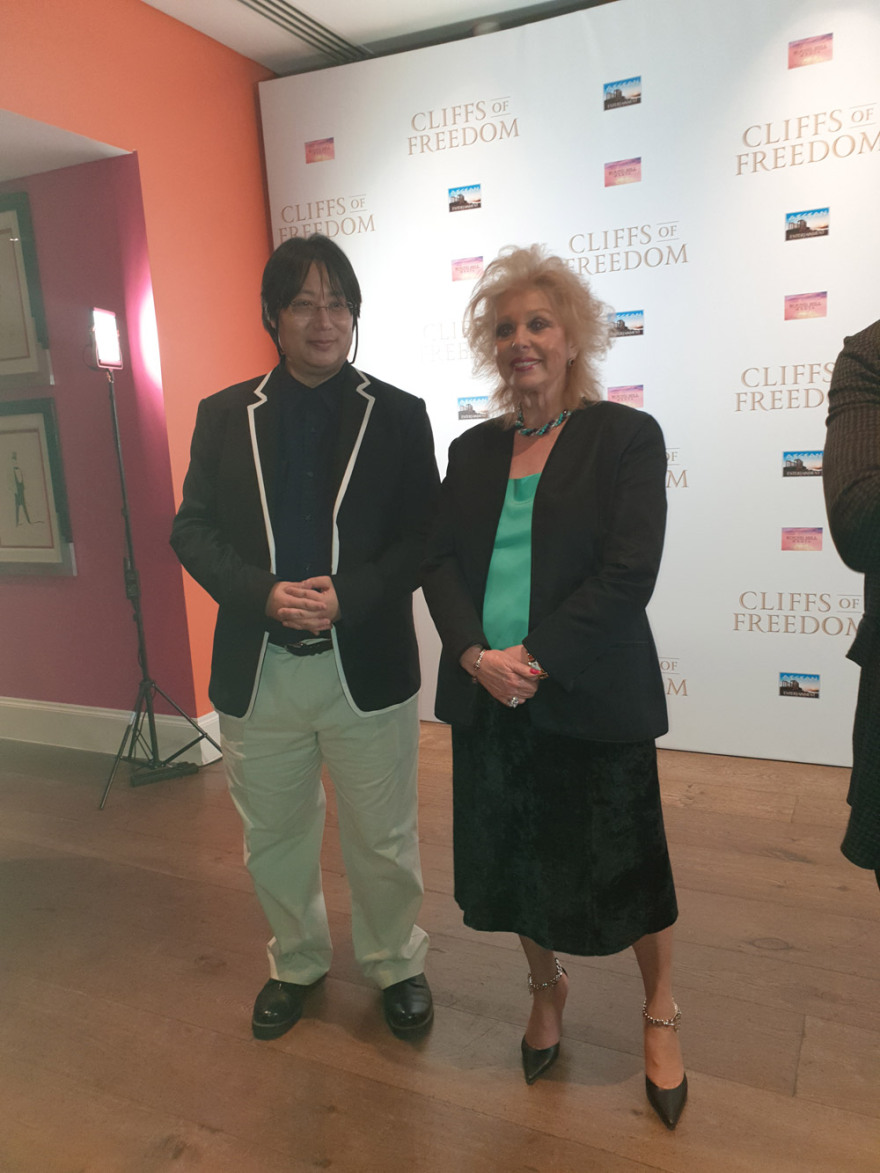  Οι πρίγκιπες του κόσμου βρίσκουν δουλειά σε Έλληνες ανέργους