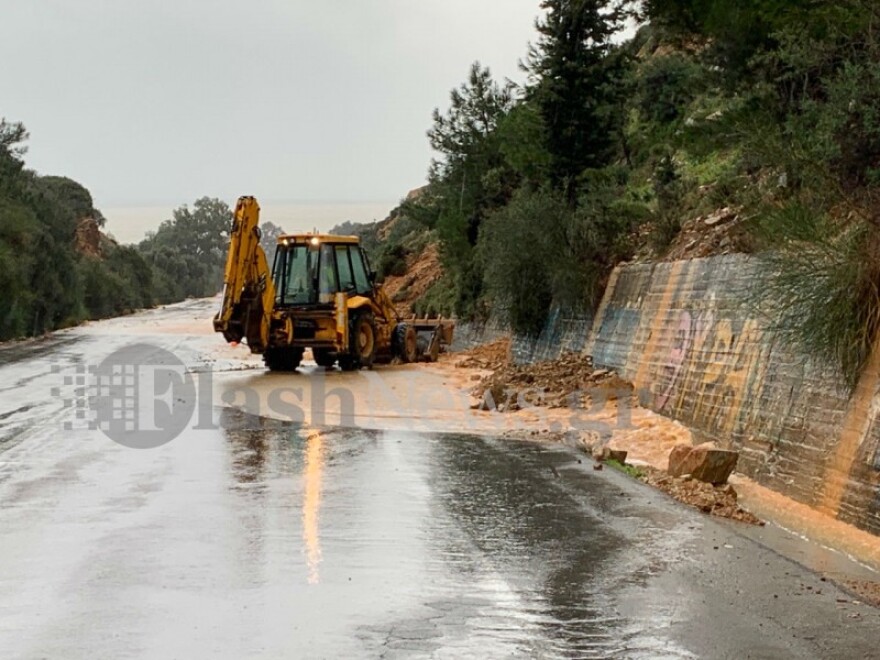 Καιρός: Η κακοκαιρία «Ωκεανίς» χτυπάει την Κρήτη – Σοβαρά προβλήματα σε ολόκληρο το νησί