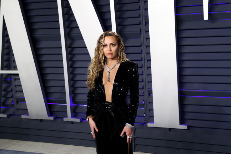 Όσκαρ 2019: Το πάρτι του Vanity Fair έδειξε πώς είναι το «σωστό» κόκκινο χαλί! 