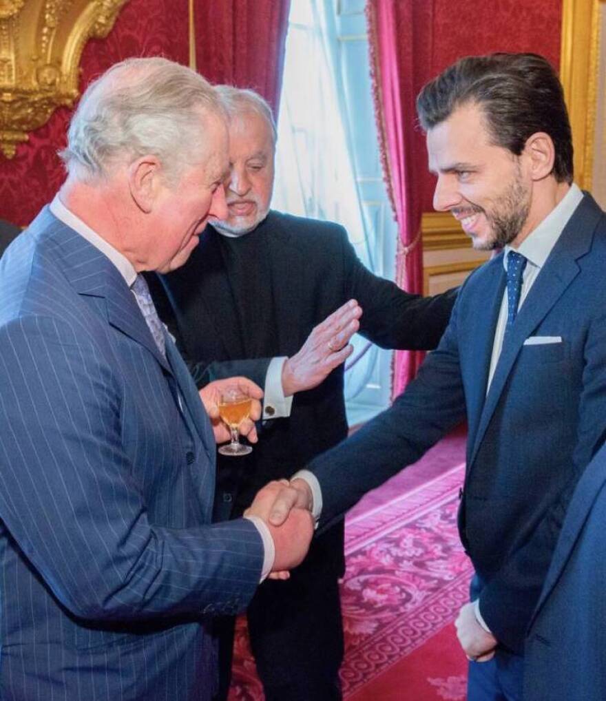 Βασίλης και Ρόη Αποστολοπούλου: Η συνάντηση με τον Κάρολο στο Λονδίνο