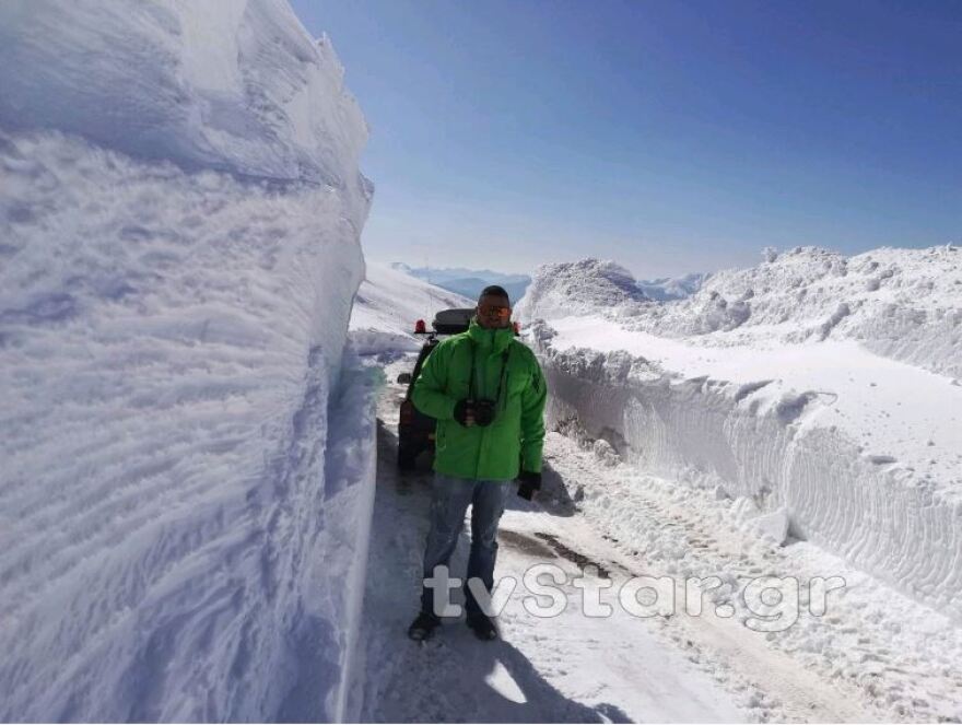 Καιρός-Ωκεανίς: Εντυπωσιακές εικόνες από το χιόνι στο Βελούχι - Έφτασε τα έξι μέτρα! 