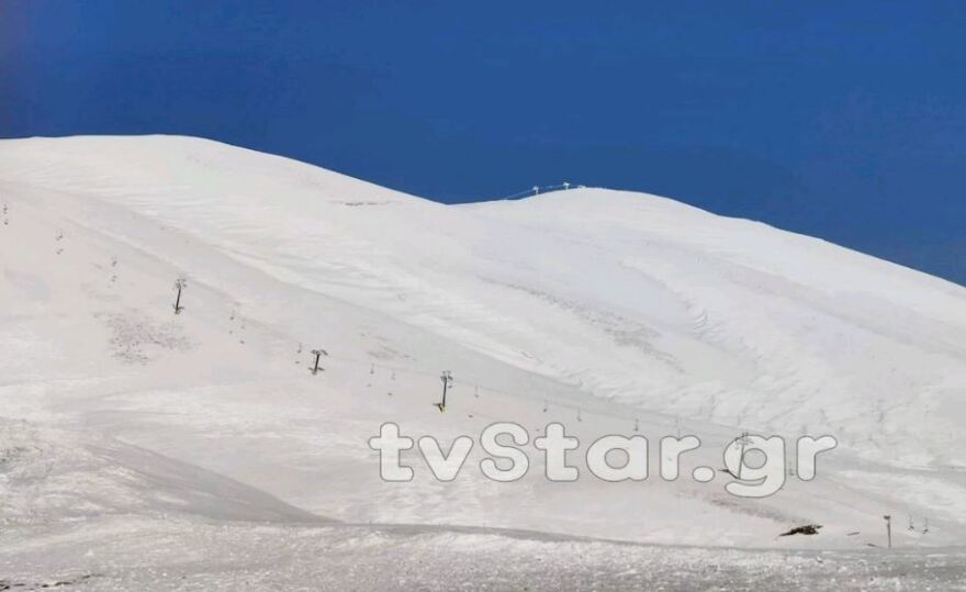 Καιρός-Ωκεανίς: Εντυπωσιακές εικόνες από το χιόνι στο Βελούχι - Έφτασε τα έξι μέτρα! 