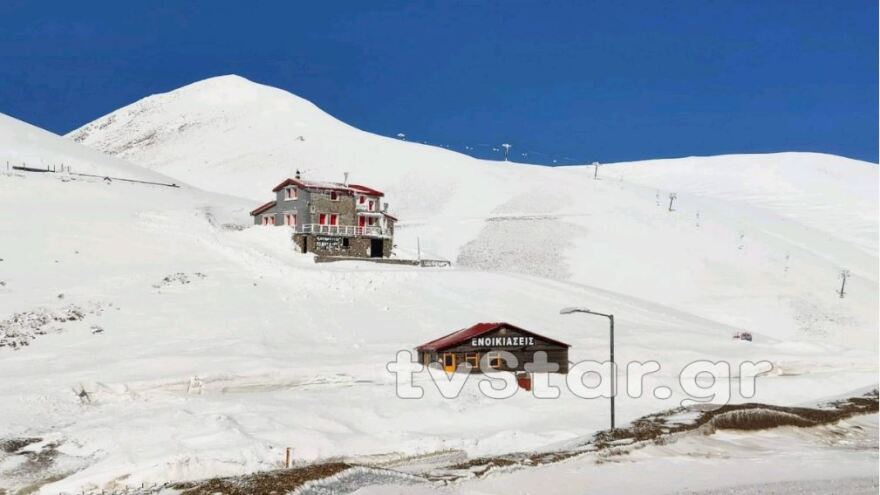 Καιρός-Ωκεανίς: Εντυπωσιακές εικόνες από το χιόνι στο Βελούχι - Έφτασε τα έξι μέτρα! 