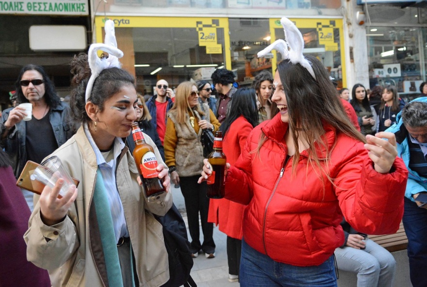Η Τσικνοπέμπτη σε εικόνες: Όλη η Ελλάδα μια απέραντη... ψησταριά!