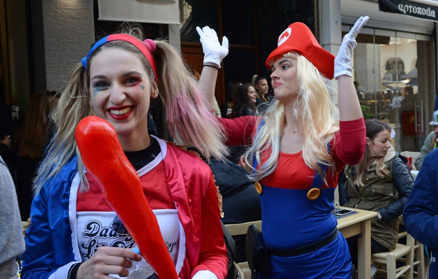 Η Τσικνοπέμπτη σε εικόνες: Όλη η Ελλάδα μια απέραντη... ψησταριά!