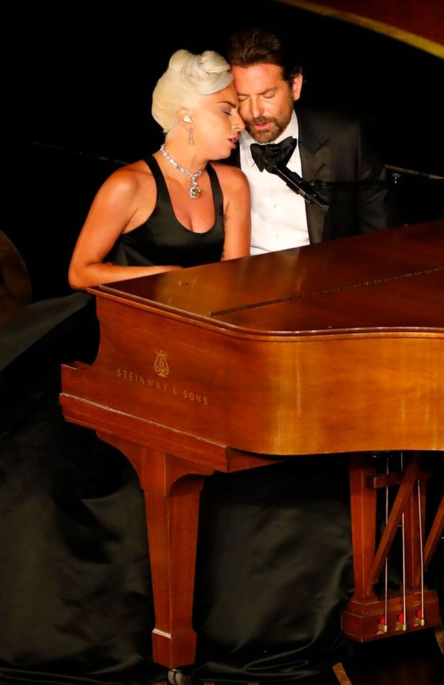 Lady Gaga: Σας ξεγελάσαμε με τον Μπράντλεϊ Κούπερ!