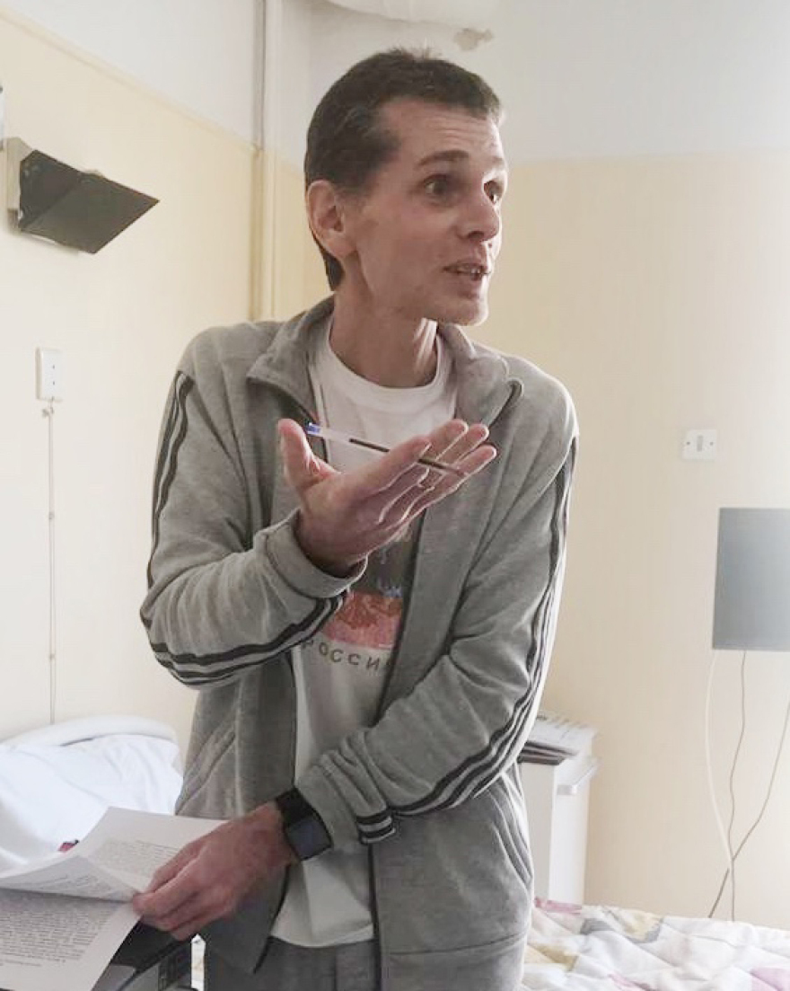 Σοκάρουν οι φωτογραφίες του Mr Bitcoin μέσα από τη φυλακή 