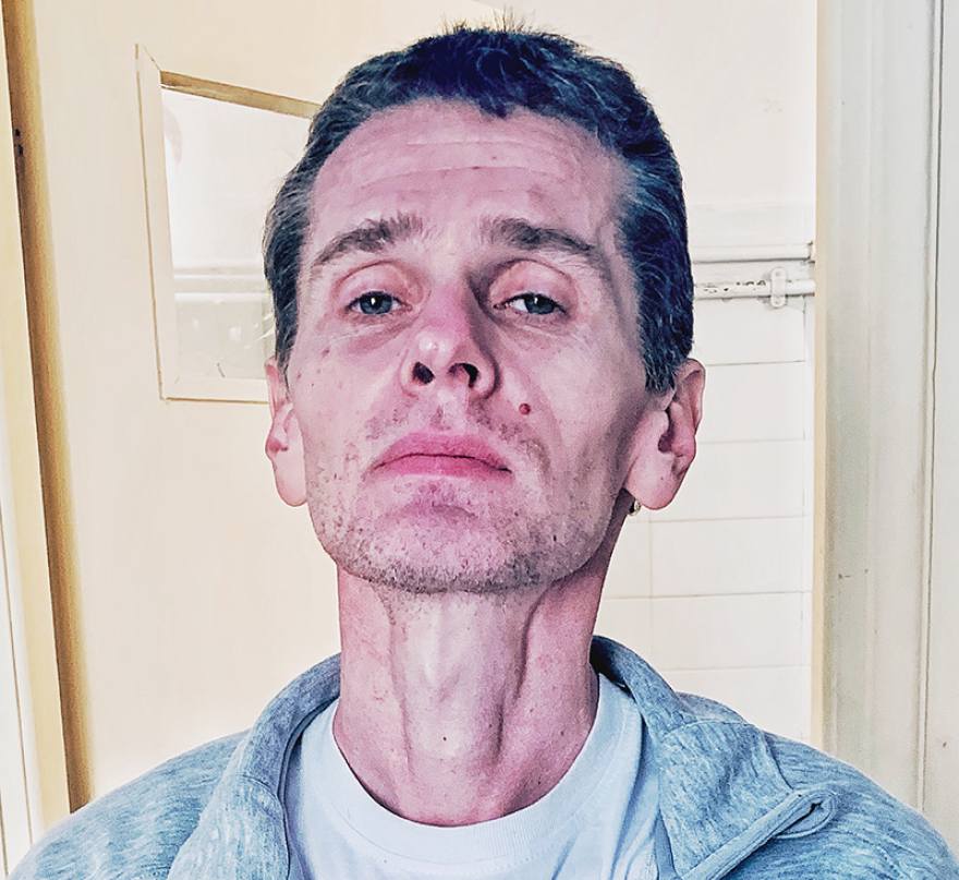 Σοκάρουν οι φωτογραφίες του Mr Bitcoin μέσα από τη φυλακή 