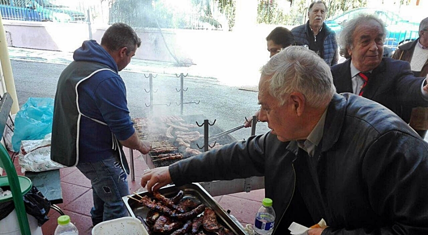 Η Τσικνοπέμπτη σε εικόνες: Όλη η Ελλάδα μια απέραντη... ψησταριά!