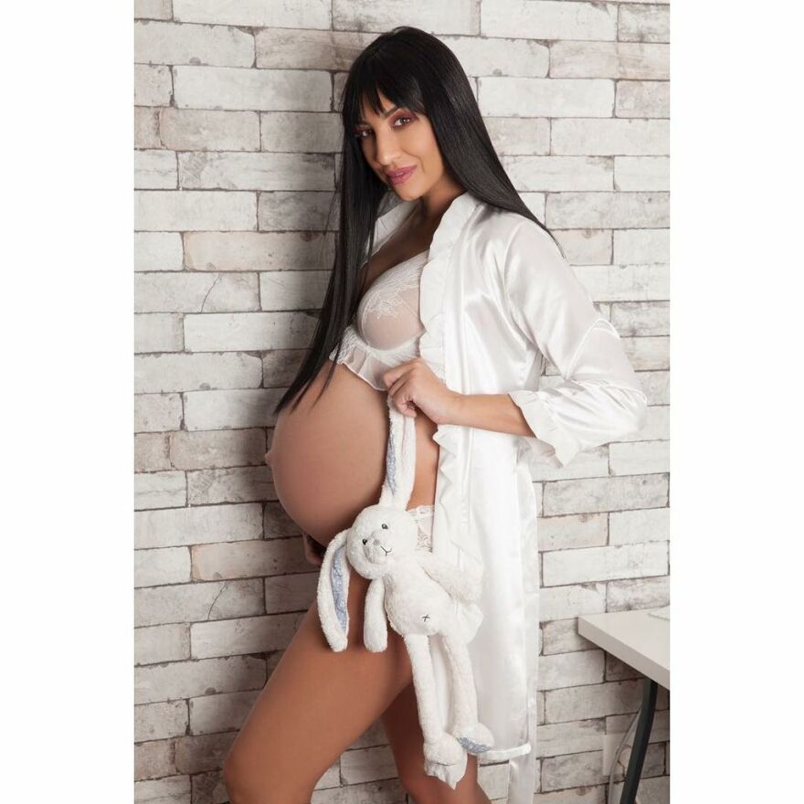 Πρώην παίκτρια του «My Style Rocks» μας δείχνει τη φουσκωμένη της κοιλίτσα 