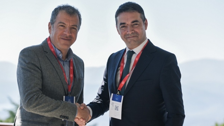 Ντιμιτρόφ σε Θεοδωράκη: Θέλω να σε ευχαριστήσω που δεν δείλιασες