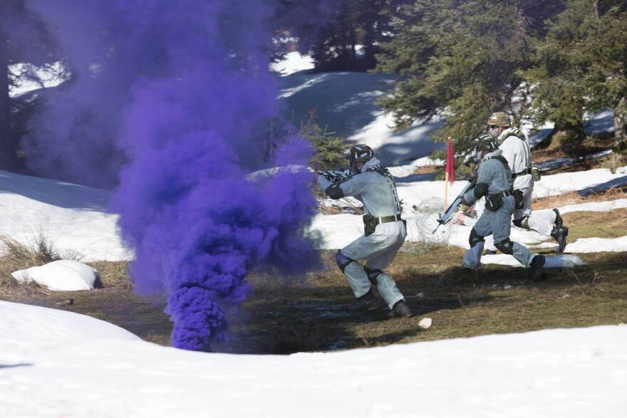 Εντυπωσιακές εικόνες από χειμερινή στρατιωτική εκπαίδευση στο Περτούλι