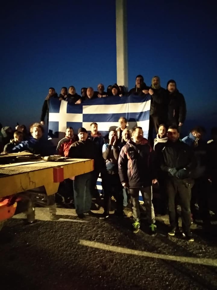 Λέσβος: «Μάζεψαν» 33 άτομα γιατί έστησαν ξανά το σταυρό στην Απελή!