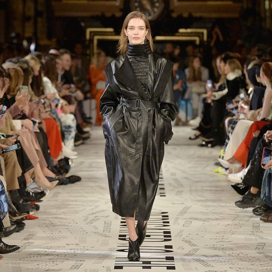 Stella McCartney: Ντεφιλέ με οικολογική συνείδηση και Όπρα