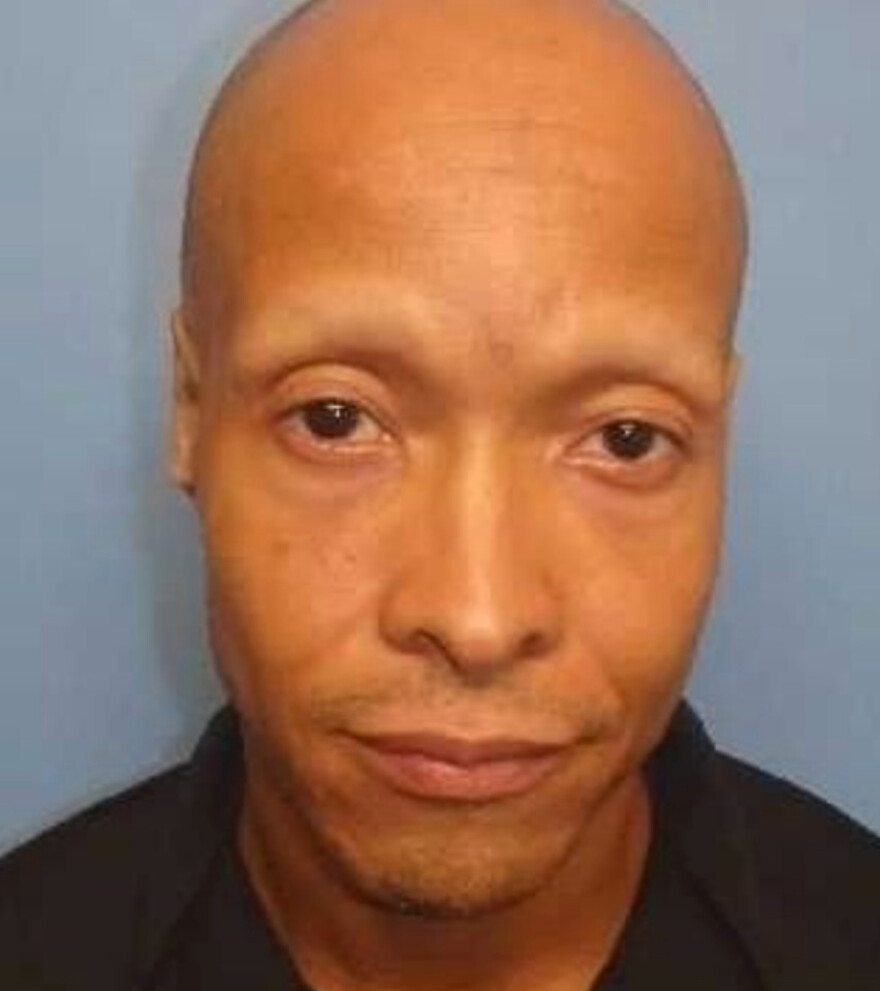 Γονείς-τέρατα: Κλείδωσαν την κόρη τους σε μπουντρούμι και την τάιζαν αίμα!