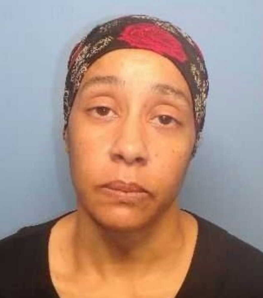 Γονείς-τέρατα: Κλείδωσαν την κόρη τους σε μπουντρούμι και την τάιζαν αίμα!