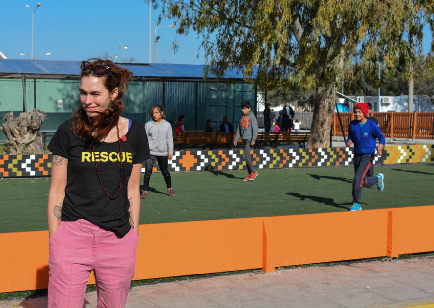 Το Game of Thrones στο hotspot της Μόριας: Η «Σέρσεϊ Λάνιστερ» στη Λέσβο για τους πρόσφυγες