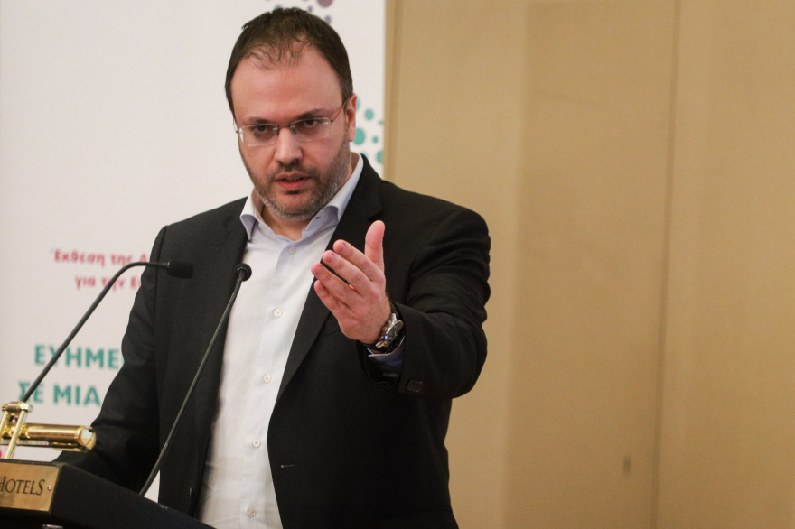 Μεγάλες προσωπικότητες στη... διεύρυνση του Τσίπρα