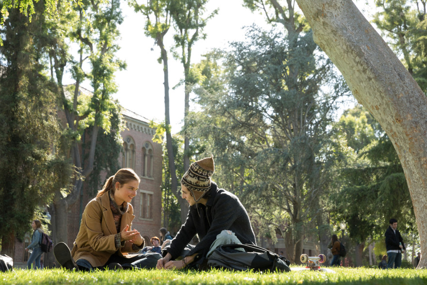 Τα όμορφα αγόρια όμορφα καίγονται