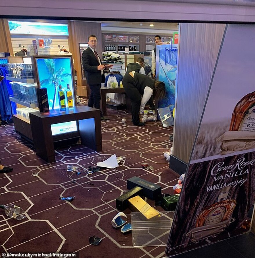 ΗΠΑ: Ριπή ανέμου 12 μποφόρ συντάραξε κρουαζιερόπλοιο - Πολλοί τραυματίες