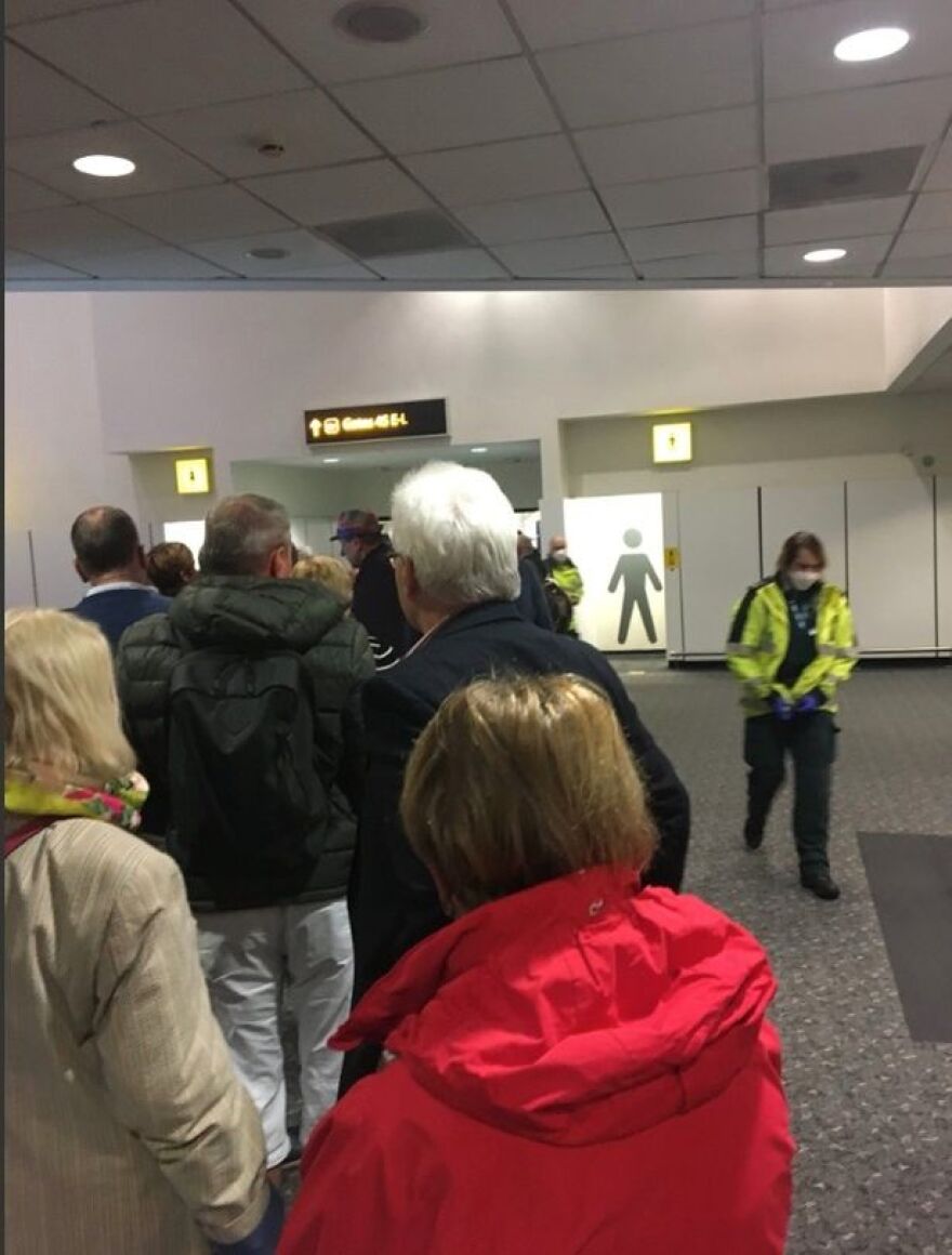 Συναγερμός στο Gatwick: Σε καραντίνα πάνω από 100 επιβάτες της Virgin λόγω «μυστηριώδους ασθένειας»