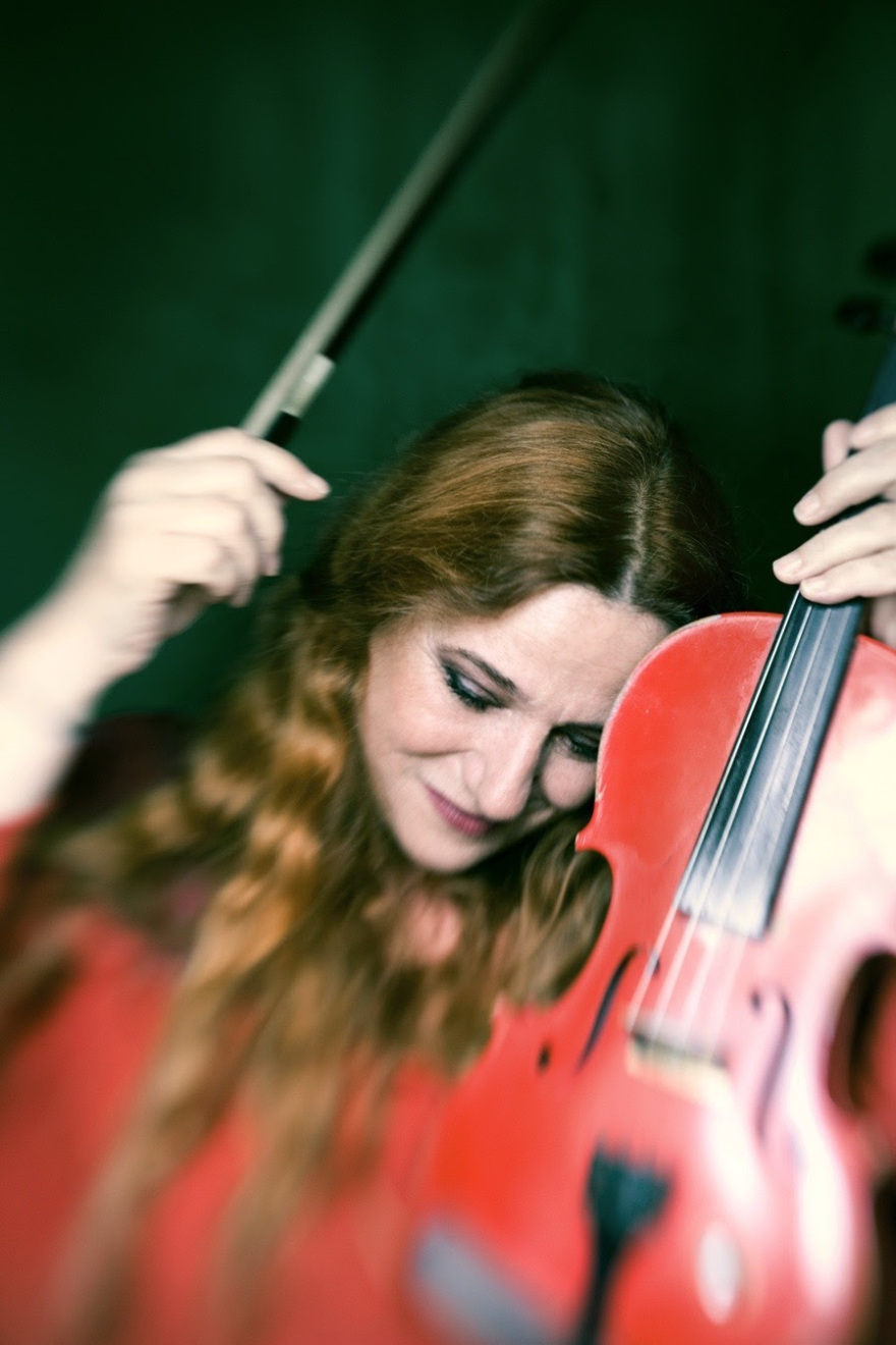 «Μια βραδιά στην πόλη» από την Ευανθία Ρεμπούτσικα