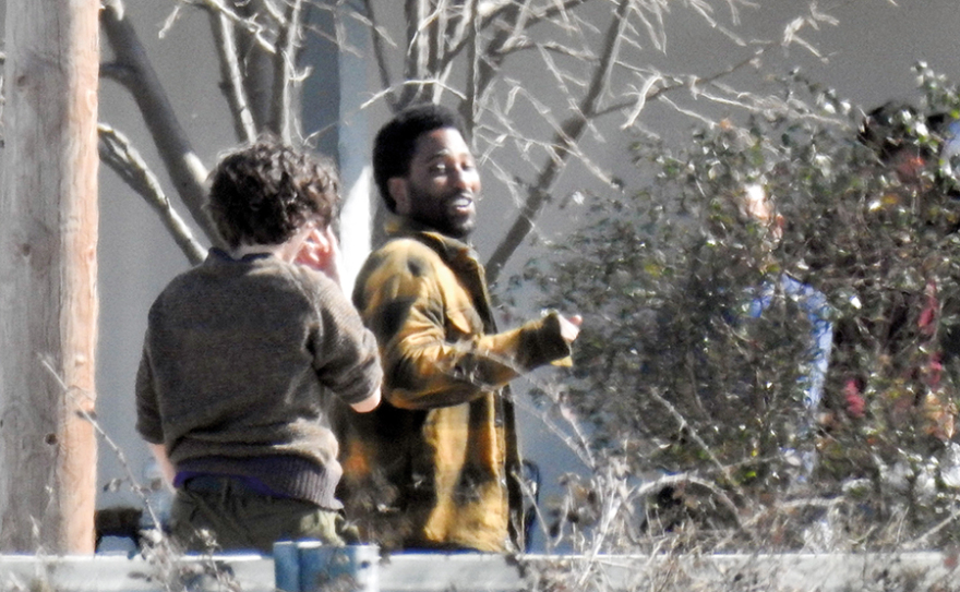 O γιος του Ντένζελ Ουάσινγκτον σε γυρίσματα στα Τρίκαλα