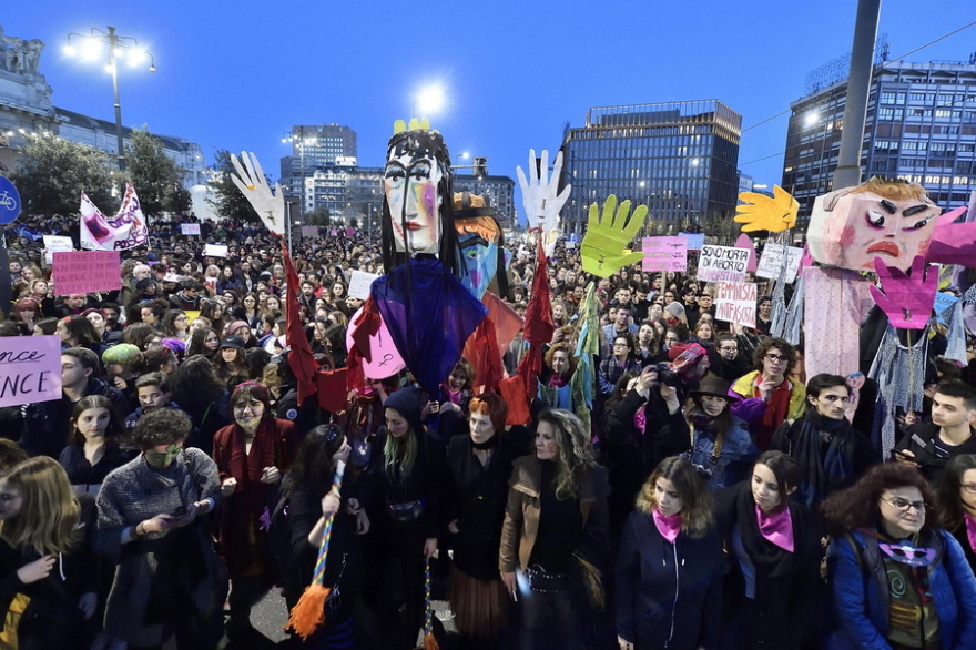 Η Ημέρα της Γυναίκας σε φωτογραφίες: Ογκώδεις διαδηλώσεις σε όλο τον κόσμο