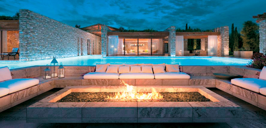 Επενδύσεις €300 εκατ.  από το «Hilton»  έως το «Costa Navarino» 