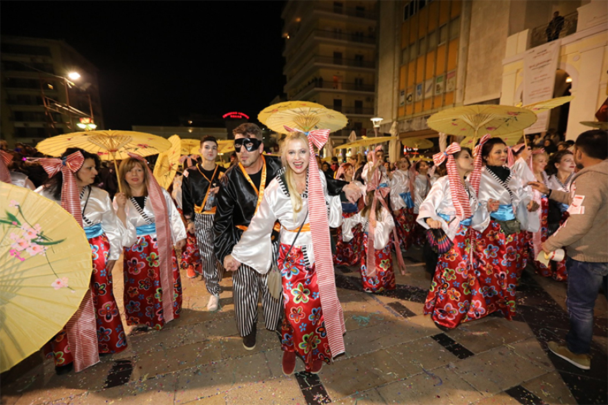 Πάνω από 40.000 καρναβαλιστές ξεχύθηκαν στους δρόμους της Πάτρας