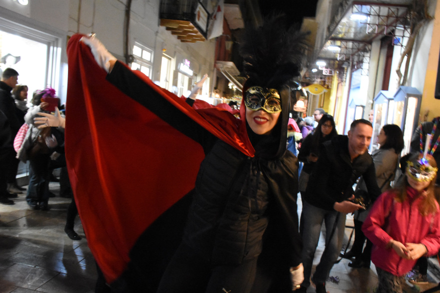 Κορυφώνονται οι εκδηλώσεις του καρναβαλιού σε όλη τη χώρα