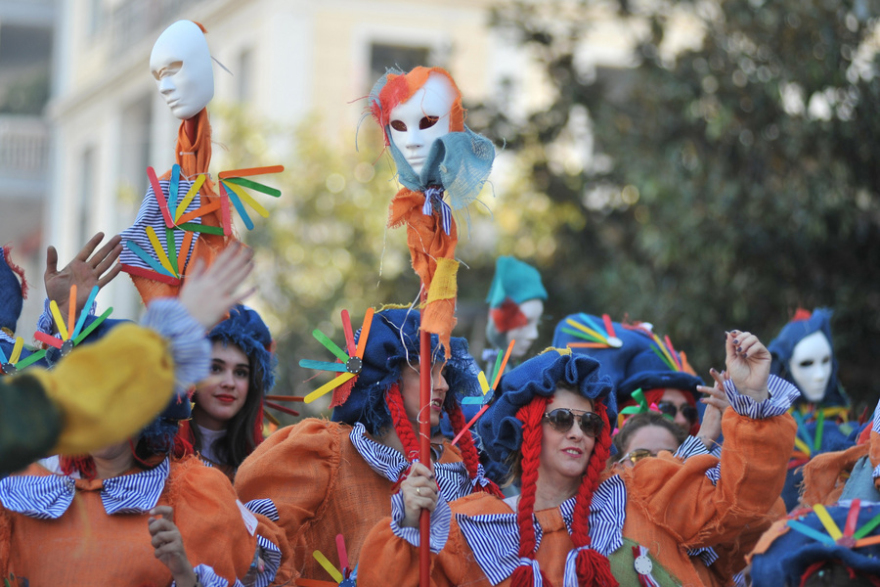 Πάτρα: Στην πυρά ο βασιλιάς Καρνάβαλος - Δείτε φωτογραφίες και βίντεο 