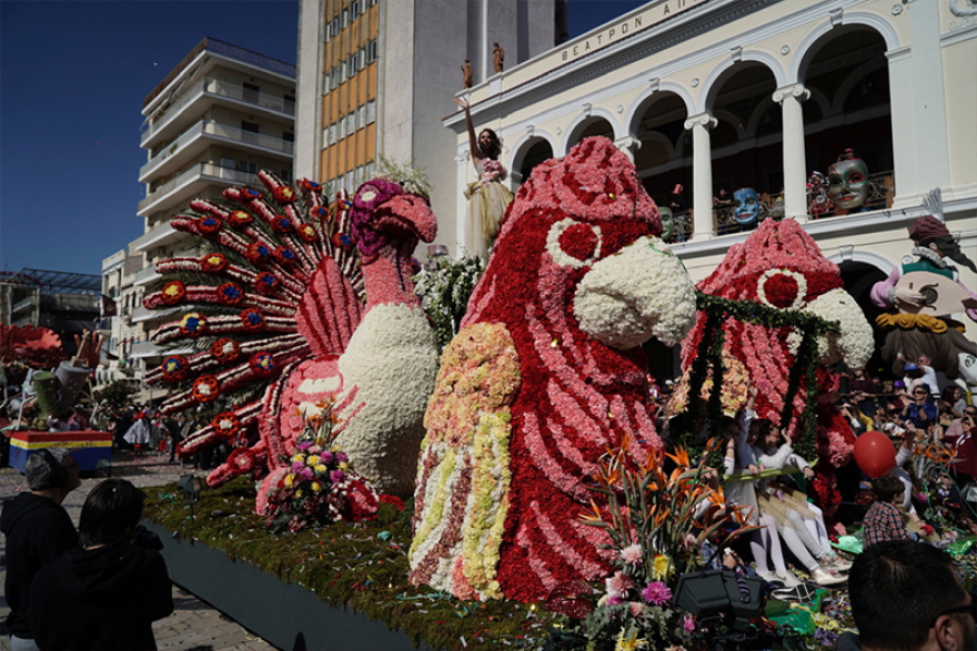 Βίντεο: Η μεγάλη παρέλαση στο καρναβάλι της Πάτρας