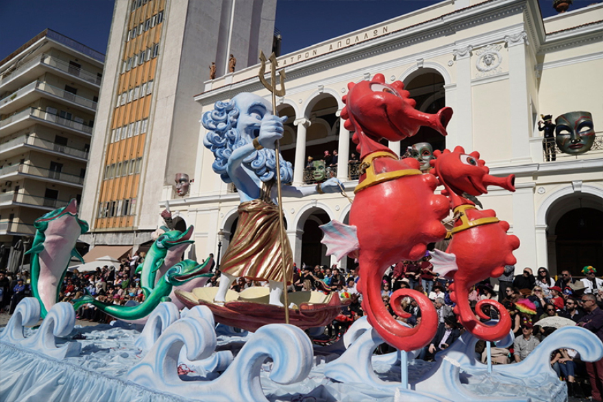 Βίντεο: Η μεγάλη παρέλαση στο καρναβάλι της Πάτρας