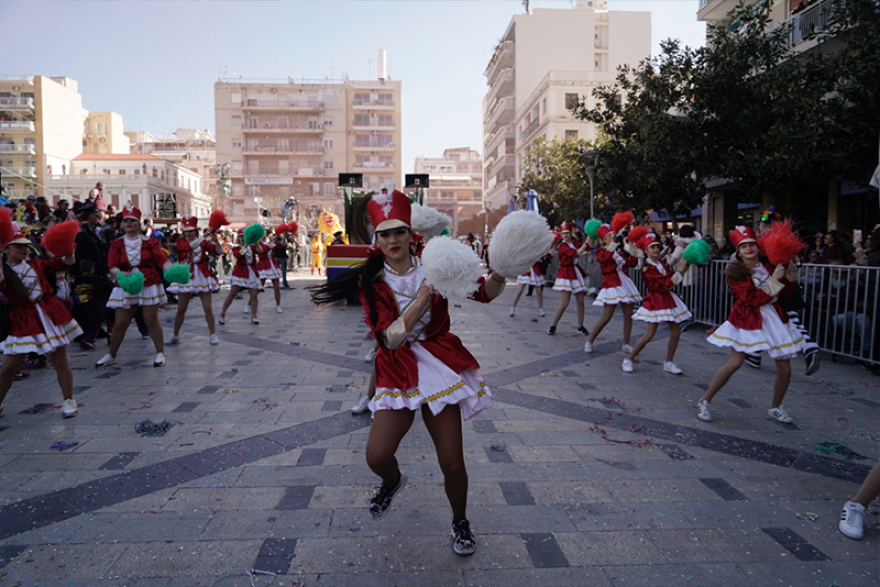 Βίντεο: Η μεγάλη παρέλαση στο καρναβάλι της Πάτρας