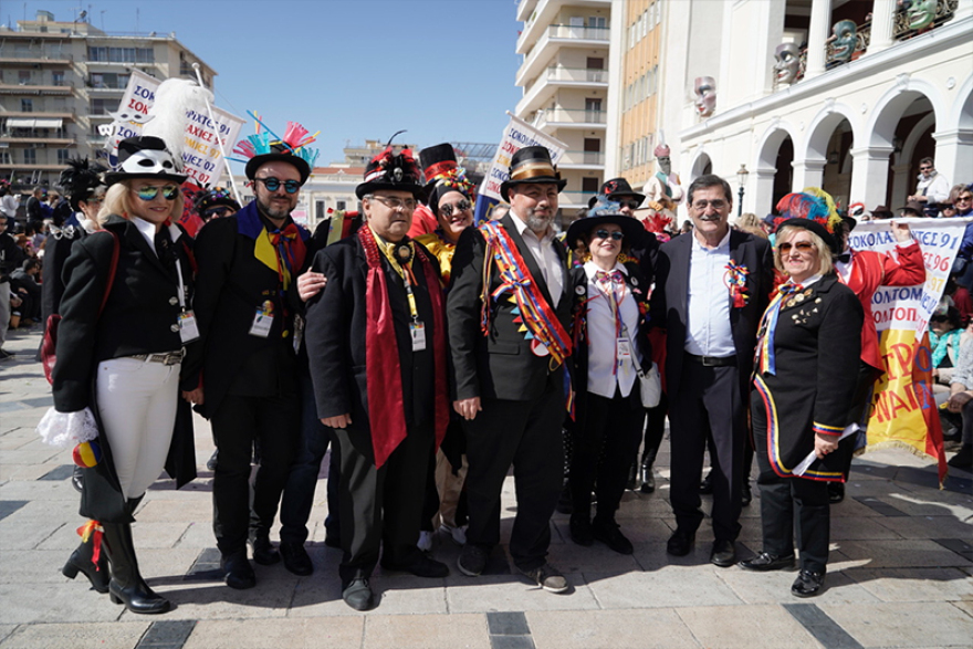 Βίντεο: Η μεγάλη παρέλαση στο καρναβάλι της Πάτρας