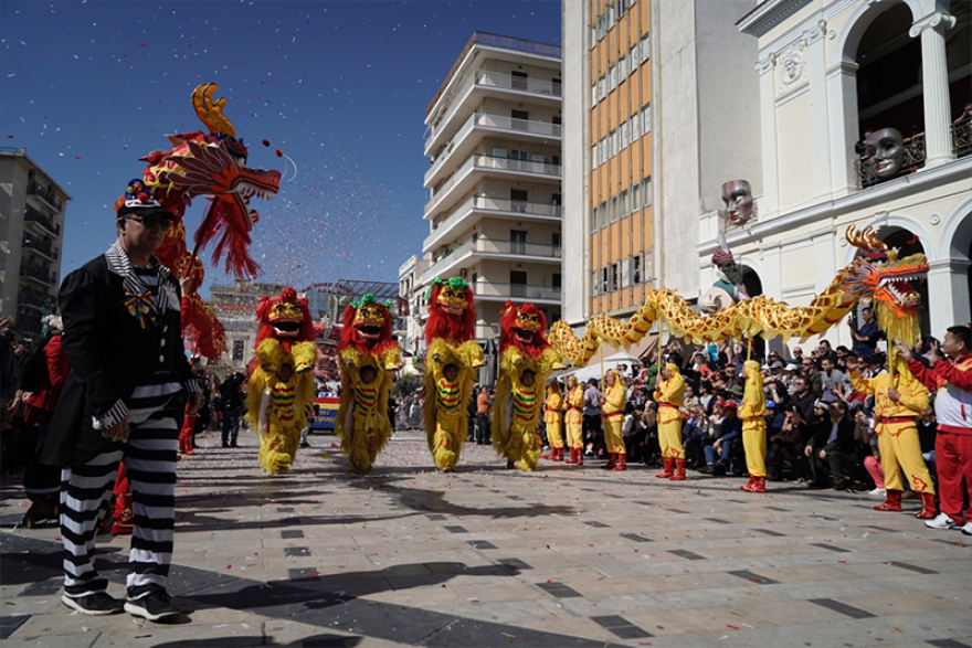 Βίντεο: Η μεγάλη παρέλαση στο καρναβάλι της Πάτρας