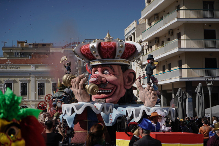 Βίντεο: Η μεγάλη παρέλαση στο καρναβάλι της Πάτρας