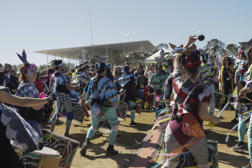 Κορυφώνονται οι εκδηλώσεις του καρναβαλιού σε όλη τη χώρα